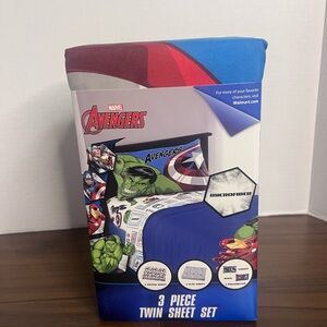 Marvel Avengers Microfiber Sheet Set - Blue and Red